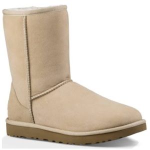 Sand Short Ugg boots size 8
